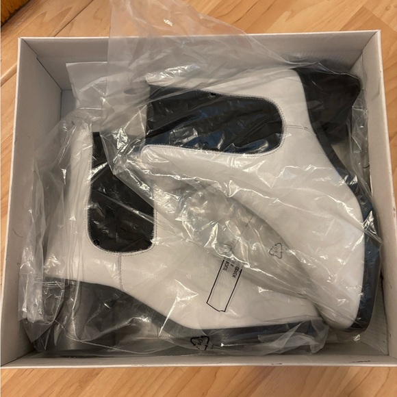 White Leather Heeled Boots - Picture 3 of 4